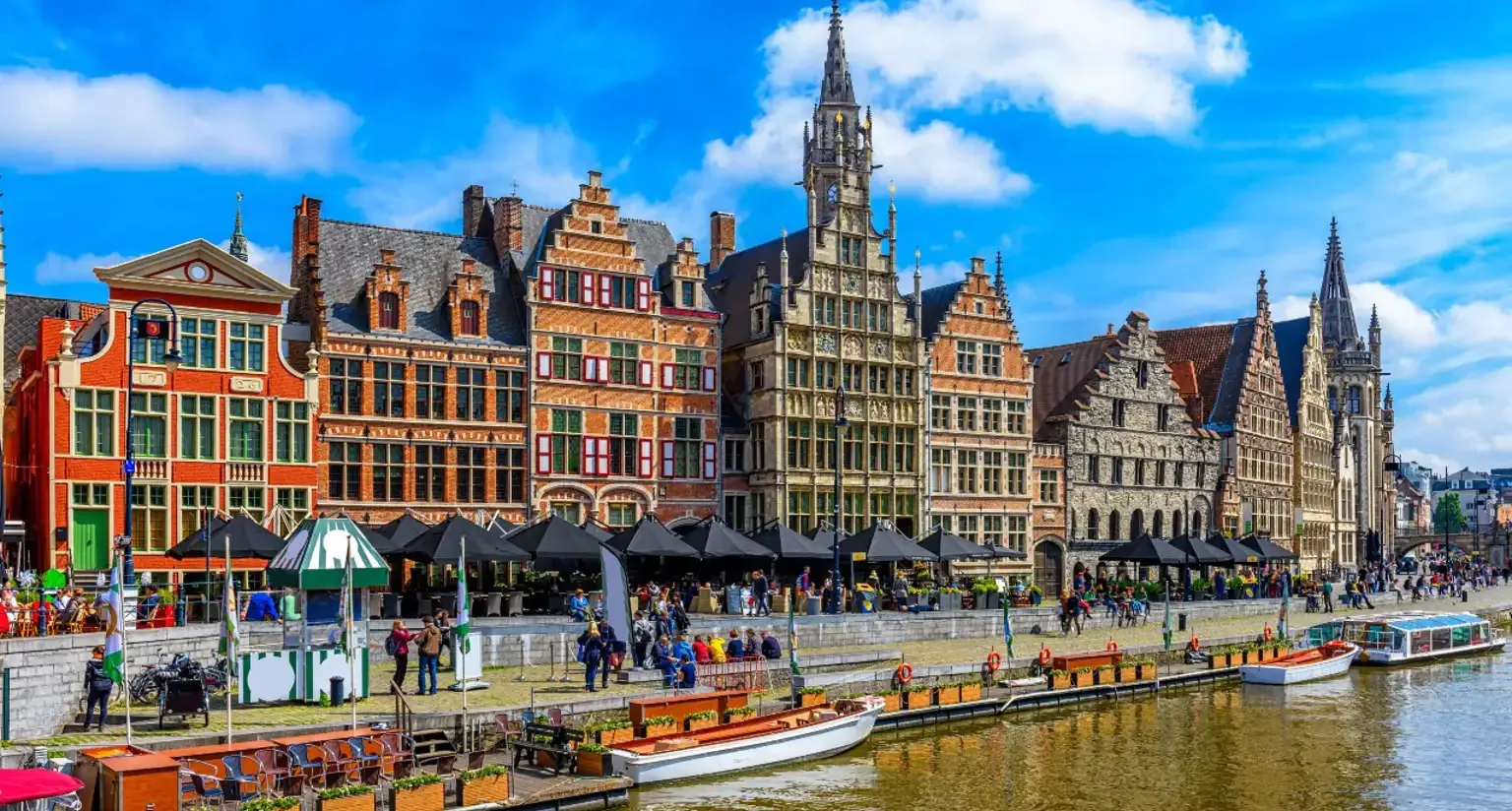 Ghent centru medieval al orașului, canale și case de bresle istorice din Belgia