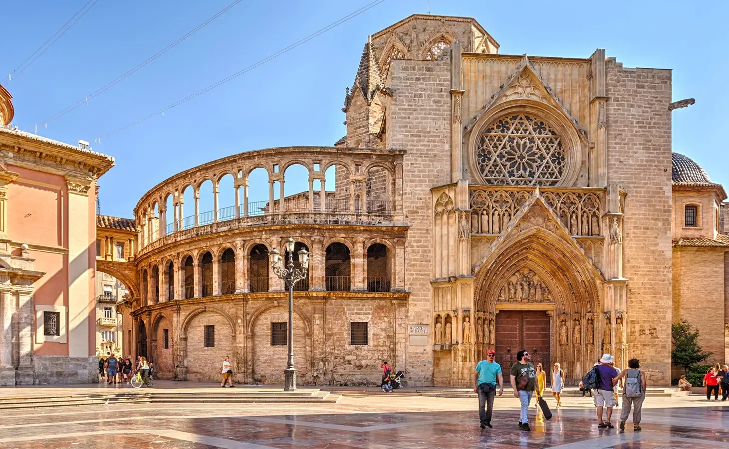 Valencia orașul vechi, Orașul Artelor și Științei și malul mării mediteraneene din Spania