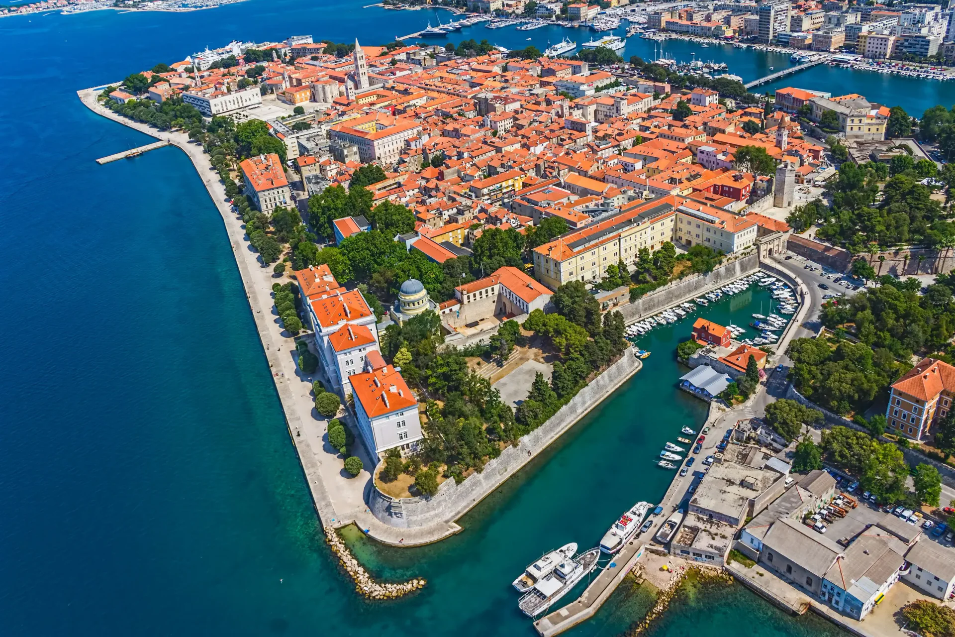 Zadar malul orașului vechi, Marea Adriatică și centrul istoric al Croației