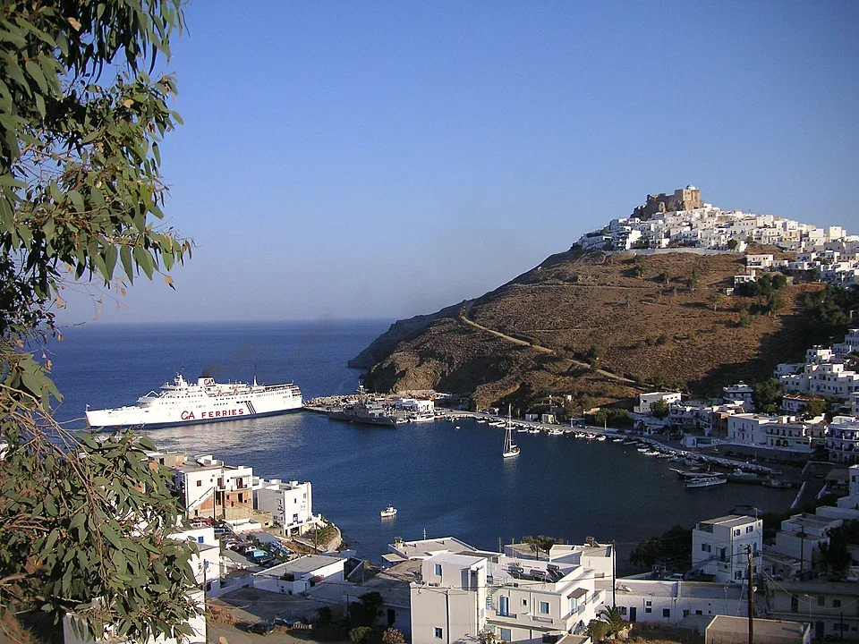 Portul de feriboturi din Astypalaia