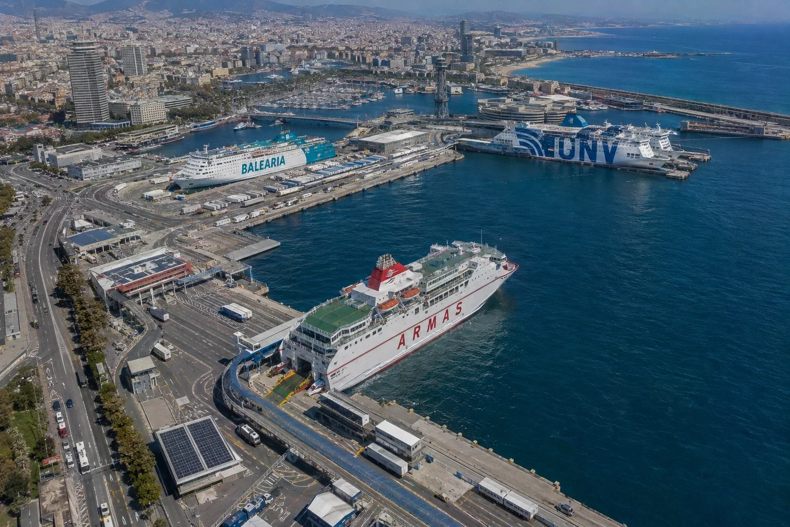 Port de feriboturi Barcelona care deservește Mallorca, Ibiza și Menorca