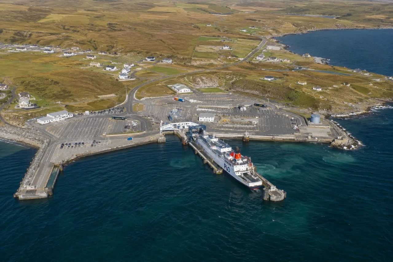 Terminalul de feriboturi Gills Bay pe Pentland Firth din Caithness, Scoția