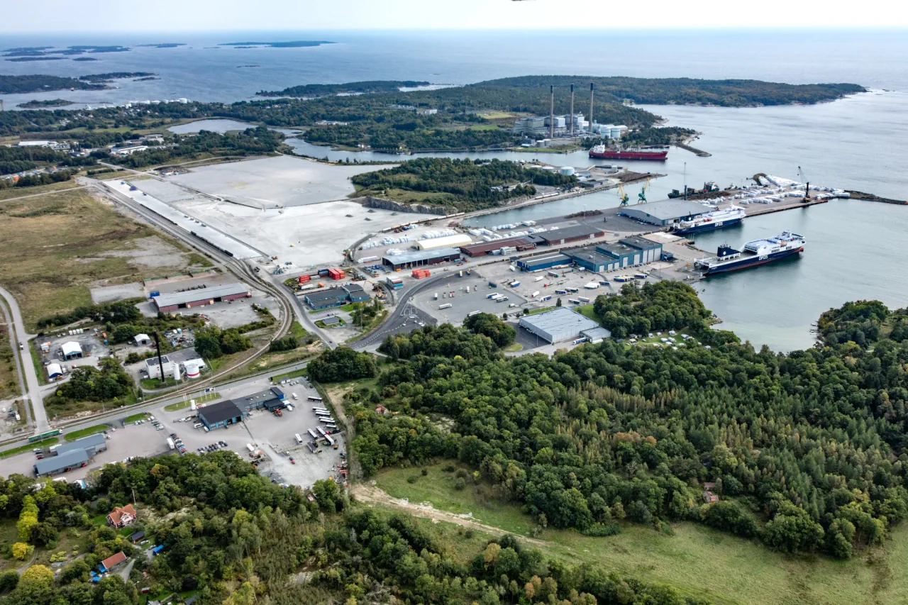 Vedere aeriană a terminalului de feriboturi Karlshamn din Suedia