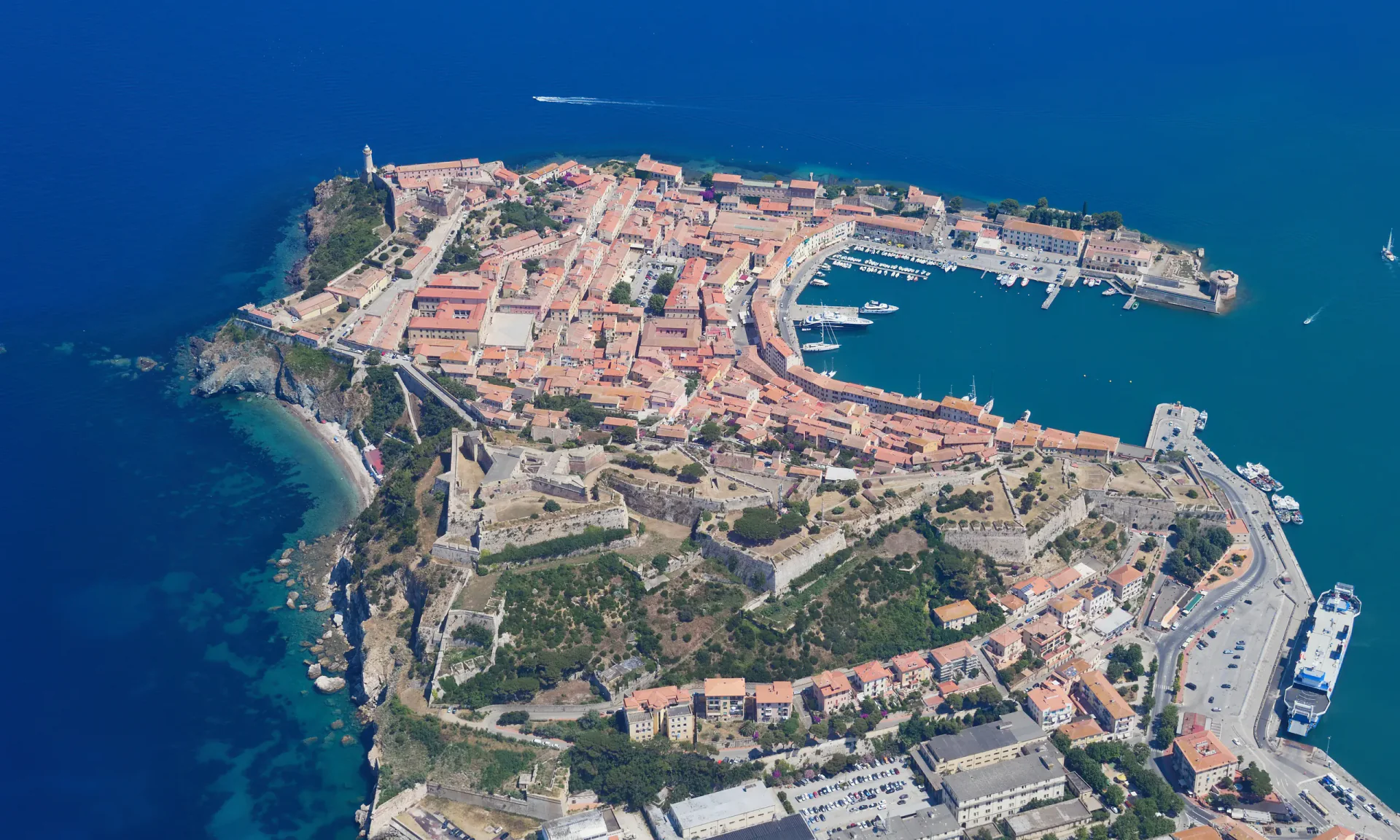 Portul de feriboturi din Portoferraio