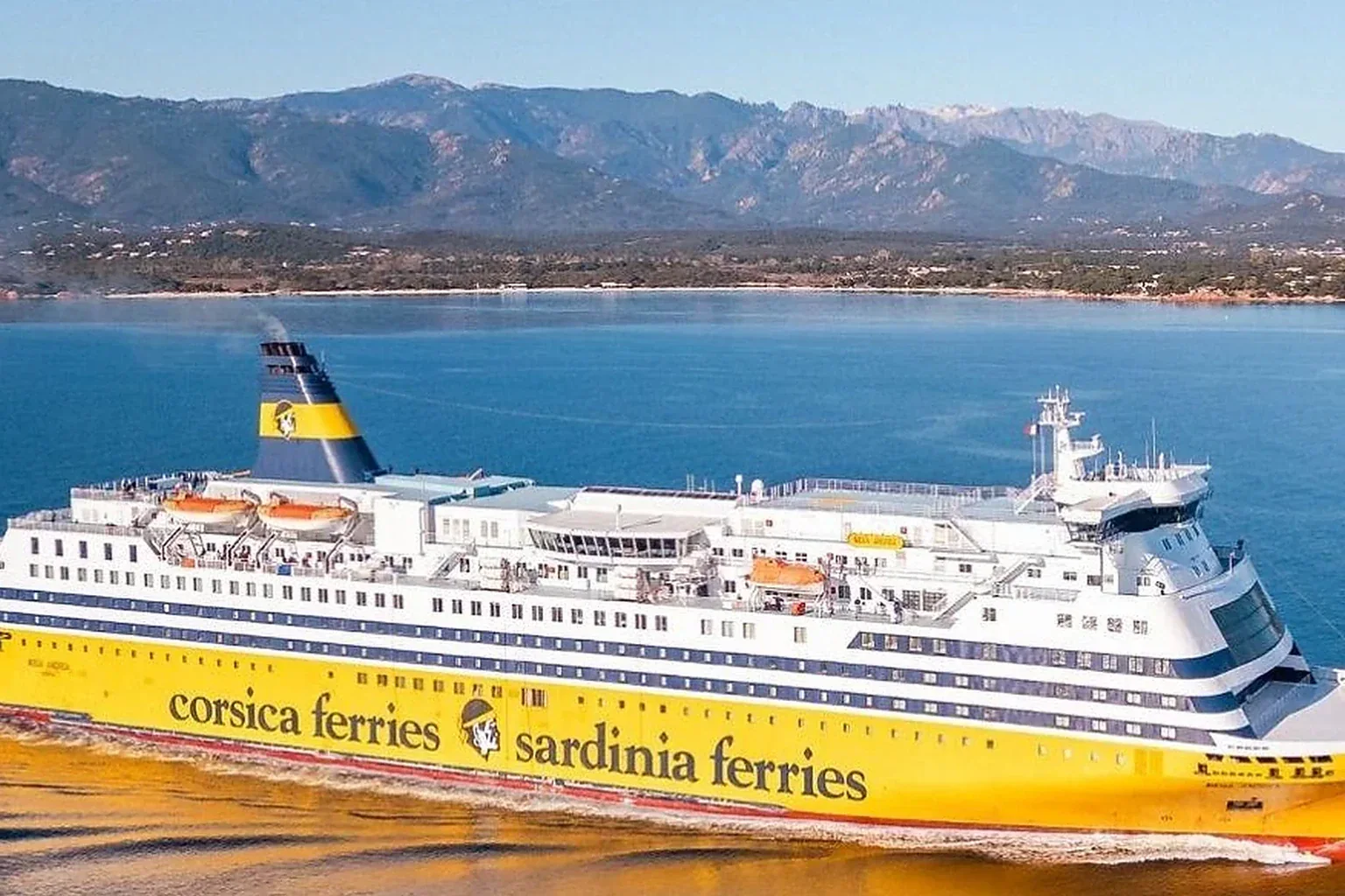 Corsica Sardinia Ferries feribotul pentru pasageri și vehicule