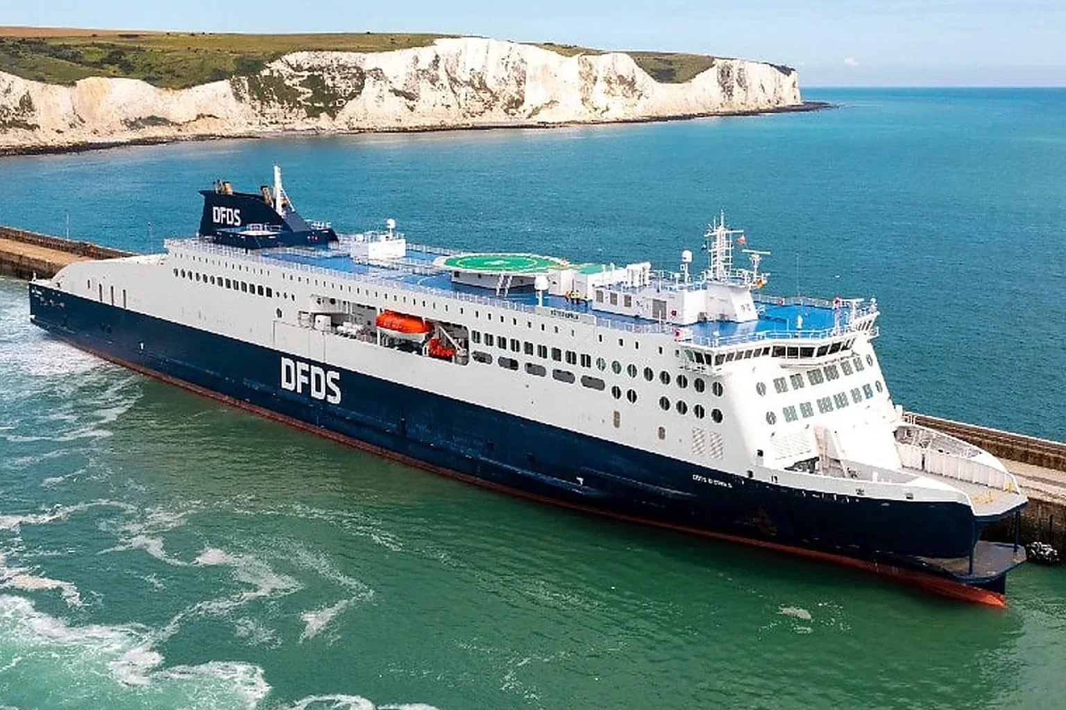 DFDS feribotul pentru pasageri și vehicule pe mare