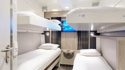 Cabină interioară cu patru dane la bordul navei Irish Ferries W.B. Da