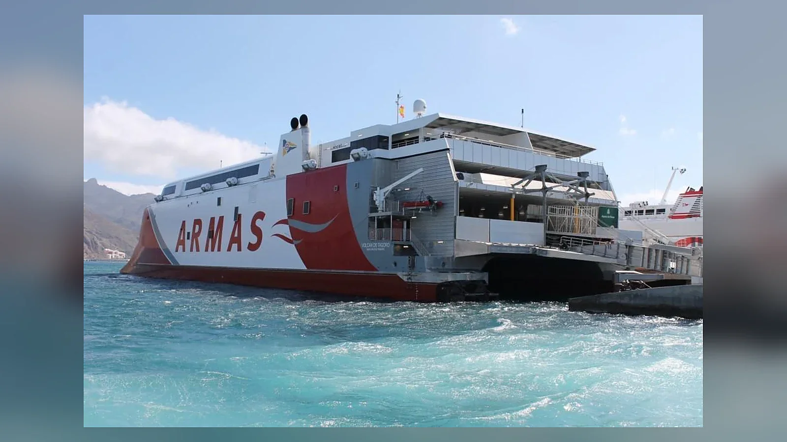 Feribotul Armas Trasmediterránea