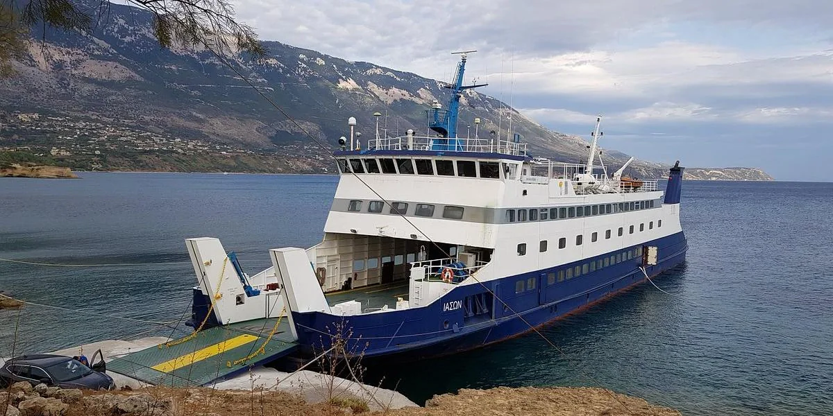 Ionansea Ferries Feribotul Iason pentru pasageri si vehicule