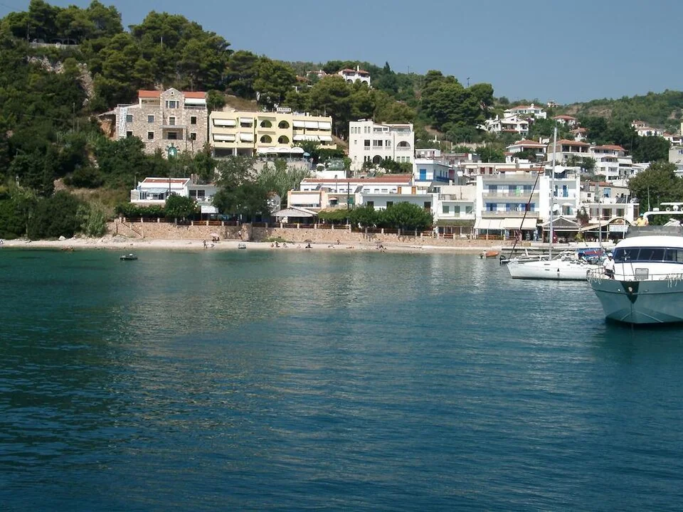 Coasta Alonissos și împrejurimile portului